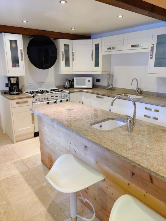 Spacious Ski Chalet In Traditional French Village, Sleeps 8, Four Star With Fibre Broadband Абонданс Екстериор снимка